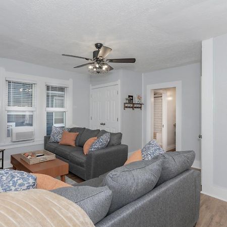 Appartamento In The Heart Of Little Italy! Free Parking! Cleveland Esterno foto