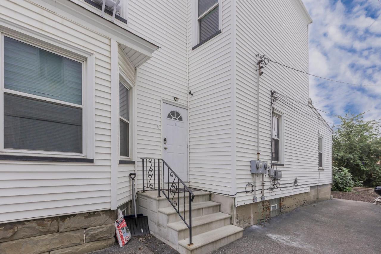Appartamento In The Heart Of Little Italy! Free Parking! Cleveland Esterno foto