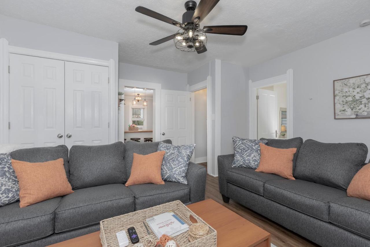 Appartamento In The Heart Of Little Italy! Free Parking! Cleveland Esterno foto