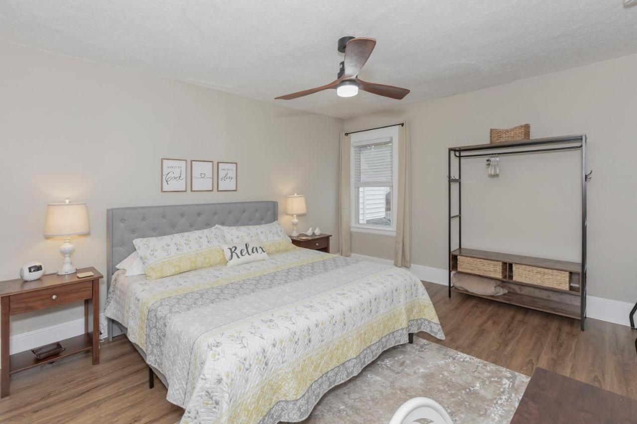 Appartamento In The Heart Of Little Italy! Free Parking! Cleveland Esterno foto